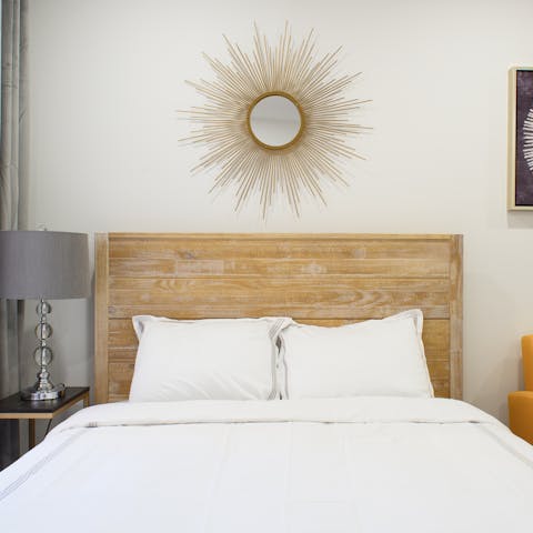 Wake up in the comfortable bed feeling rested and ready for another day of Manhattan sightseeing
