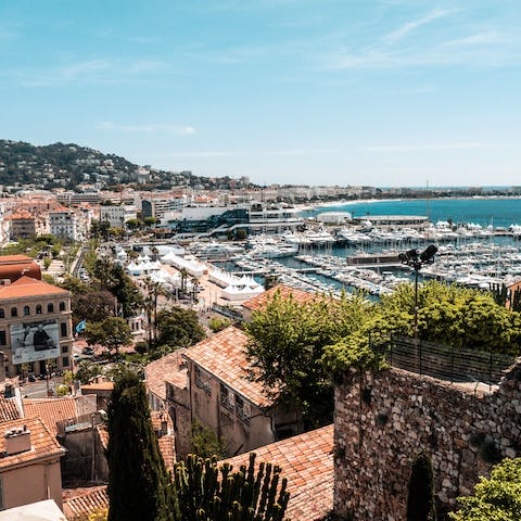 Stay in the heart of Cannes, moments away from the seafront and the iconic marina