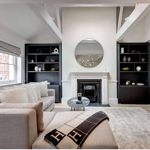 Unwind in the bright living area after sightseeing around London