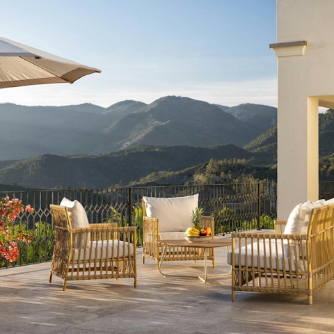 Serve your favourite drinks and enjoy the views