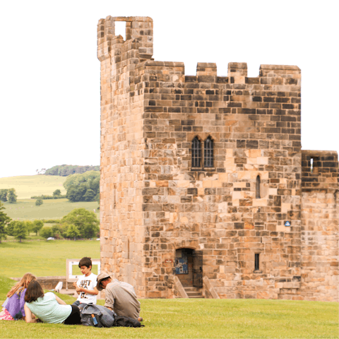 Walk just a few minutes to Alnwick Castle