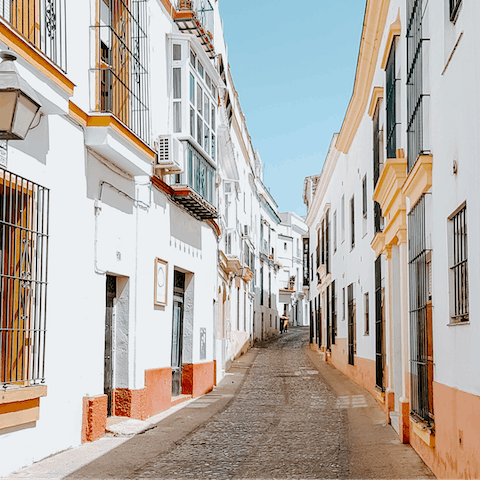 Stay on the beachfront in the charming town of Cádiz