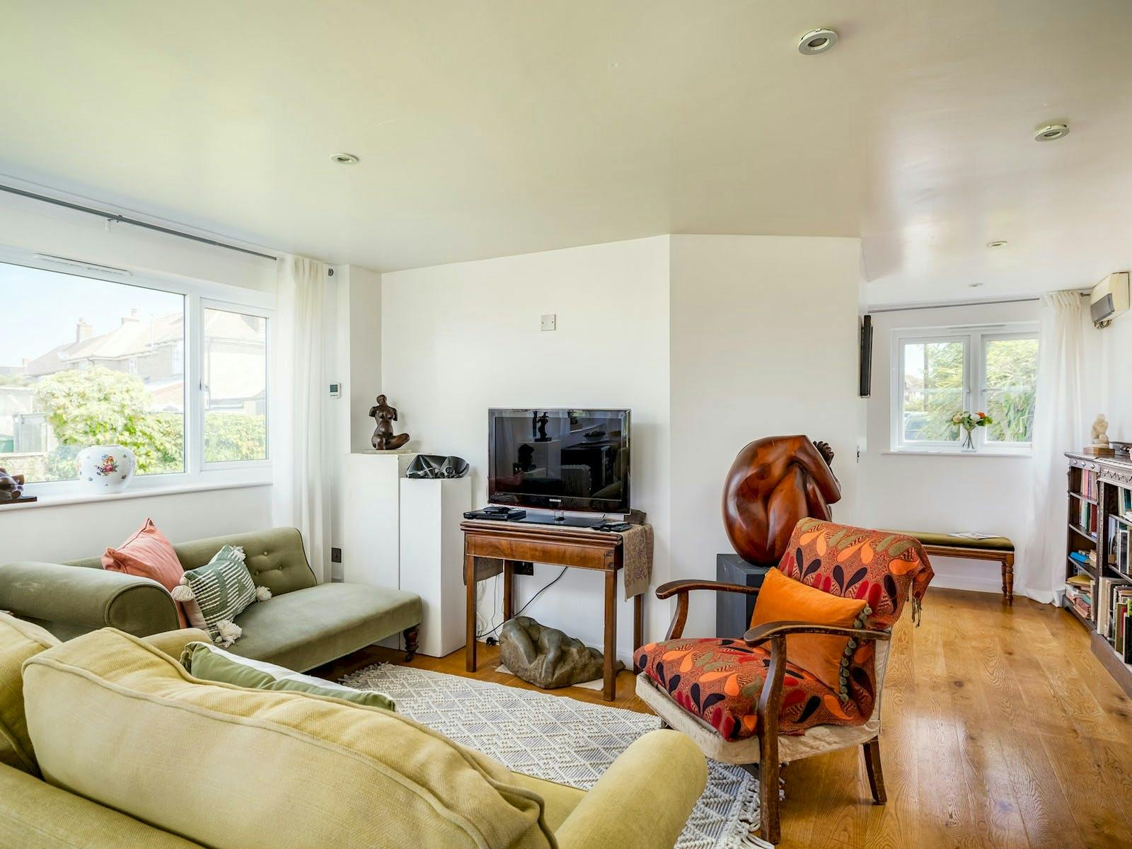 Serenity in Cuddington