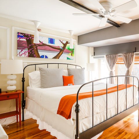 Snuggle down in the cosy & bright loft bedroom