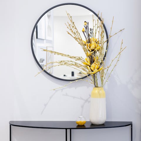 Clean & contempary interiors
