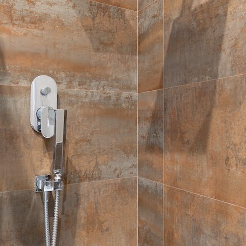 The red-stone bathroom