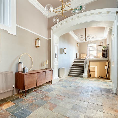 Experience exceptional city living – from the moment you arrive