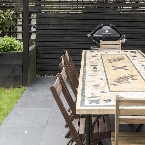 The mosaic table from Morrocco