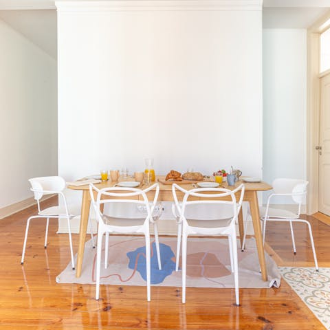 Enjoy a breakfast of Pão de Deus and milky coffee before a day of sightseeing