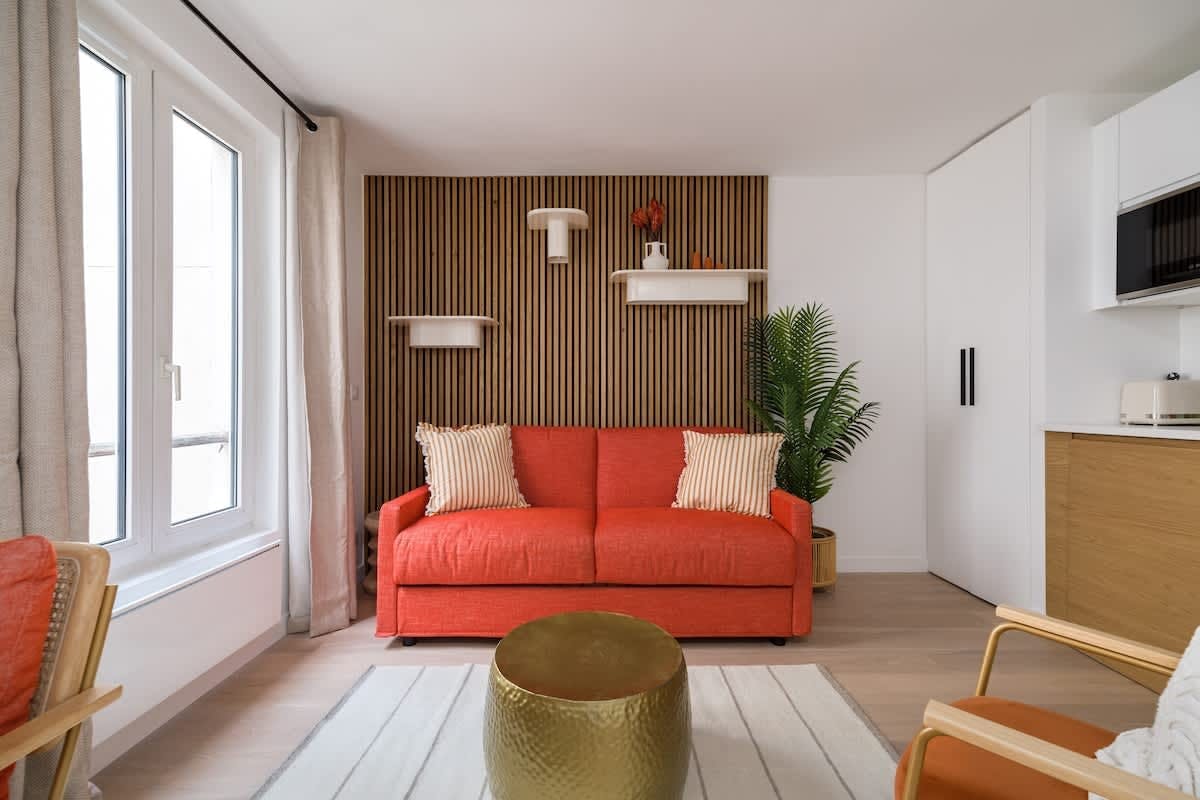 Au pied de la Tour Eiffel