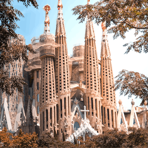 Stroll seven minutes to La Sagrada Familia