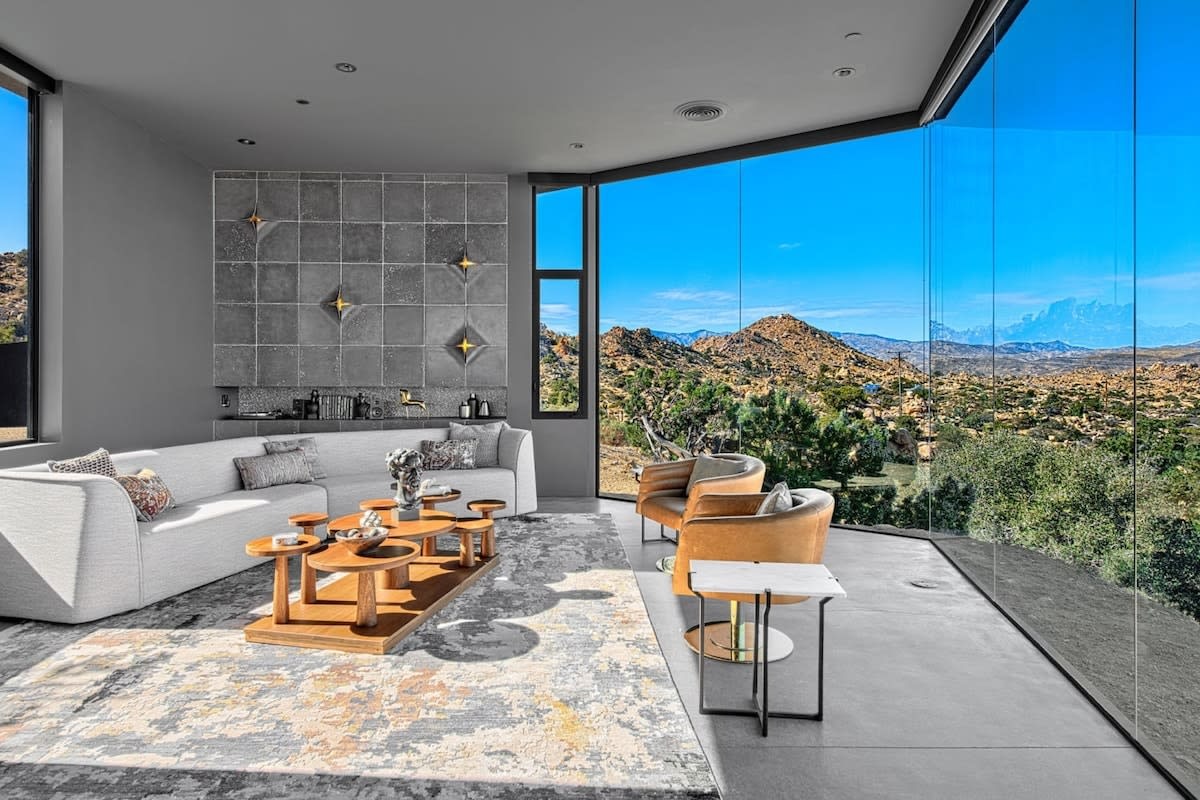 Black Desert House
