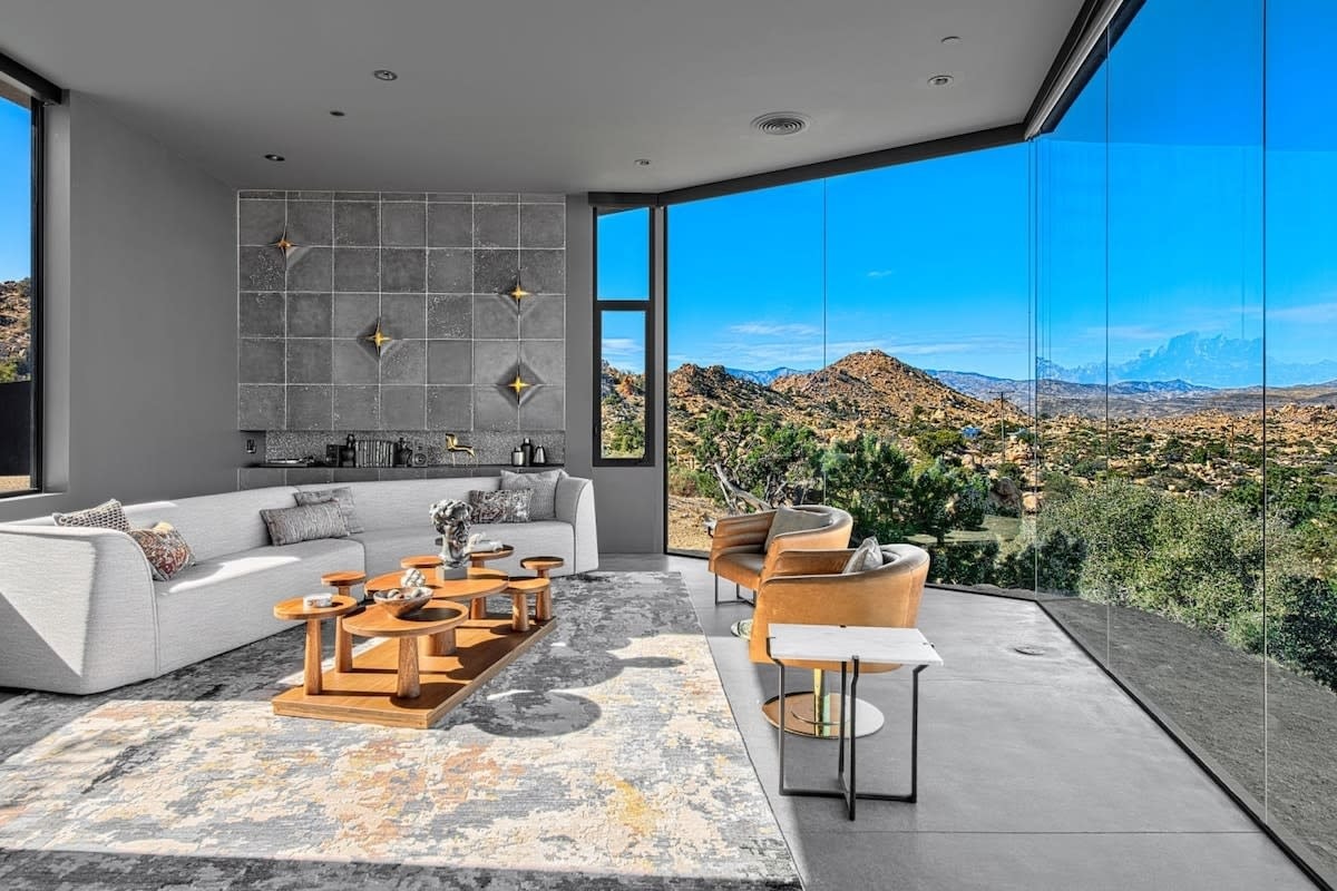 Black Desert House