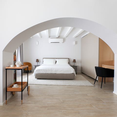 The shallow archway