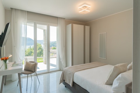 Snooze your alarm and bask in a cool breeze from the lake