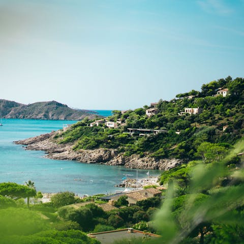 Stay near the picturesque village of La Croix Valmer