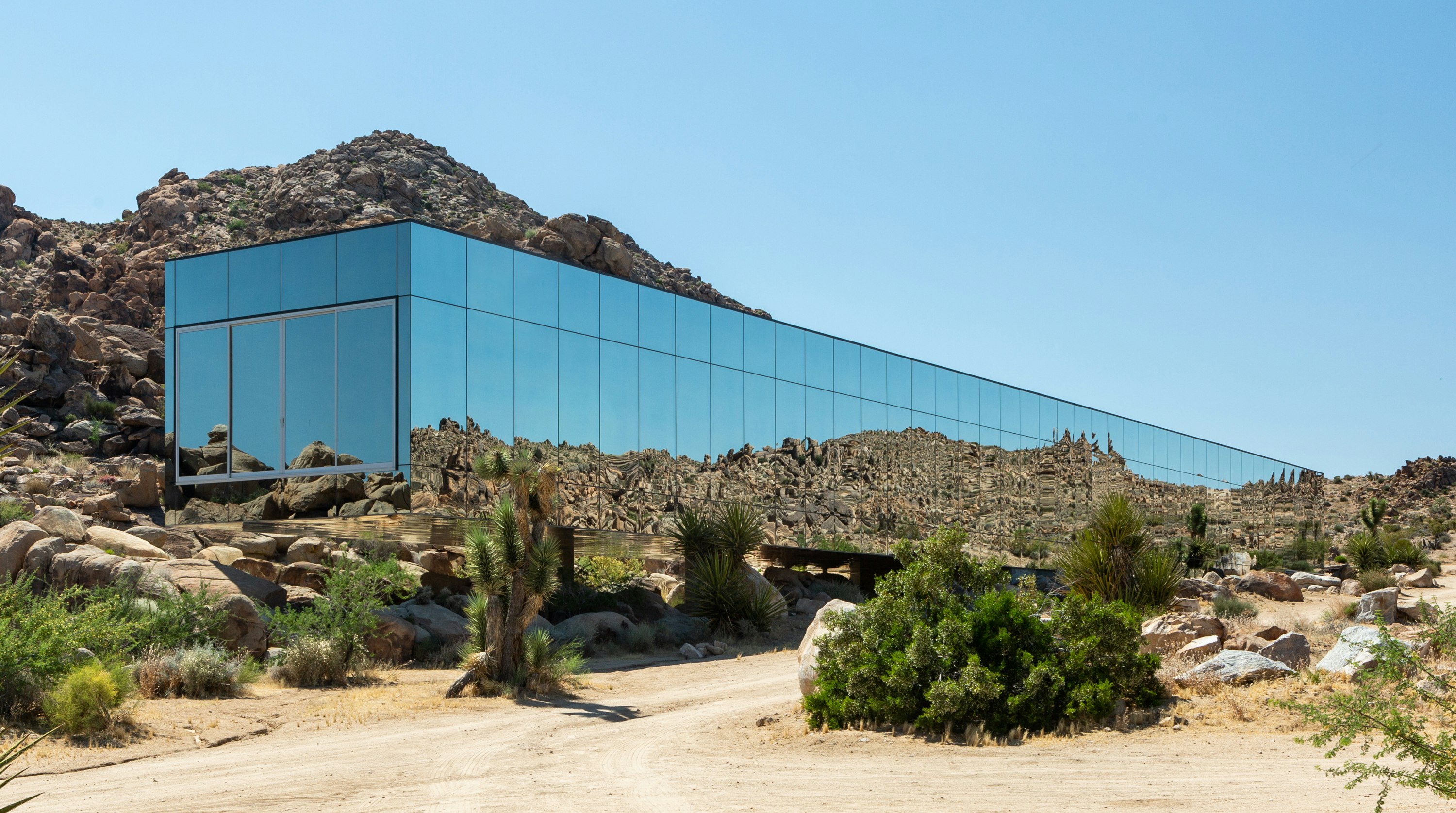 The Invisible House
