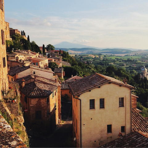 Discover the Renaissance architecture of Montepulciano