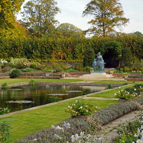 Wander to Kensington Palace and Hyde Park in minutes