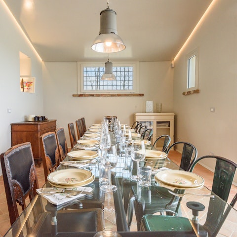 Indulge in an Etruscan-style feast in the villa’s dining room