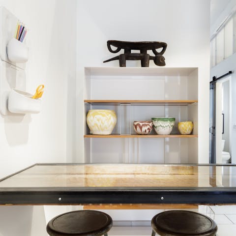 Nibble on snacks around the breakfast bar