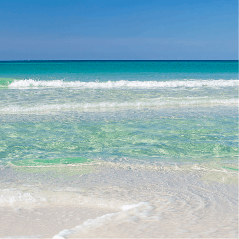 Be on the shores of Mimizan Plage in twelve minutes if driving