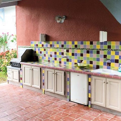Whip up an alfresco feast in the outdoor kitchen