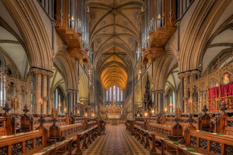 Marvel at Worcester Cathedral's stunning Gothic architecture, a thirty-minute drive away