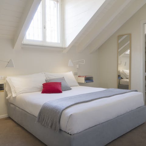 Wake up to plenty of sunlight with the home's large, raised windows