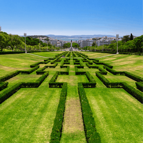 Take a stroll through the beautifully manicured Parque Eduardo VII, an eighteen-minute walk away