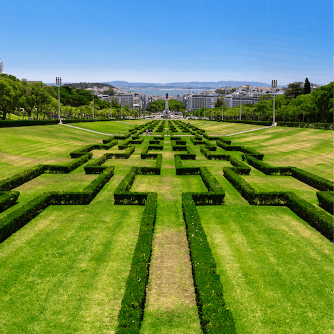 Take a stroll through the beautifully manicured Parque Eduardo VII, an eighteen-minute walk away