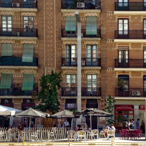 Head to the upscale neighbourhood of Salamanca for boutique shopping