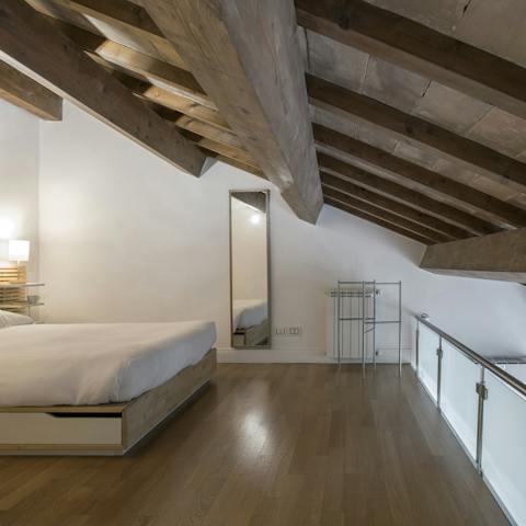 The original ceiling beams
