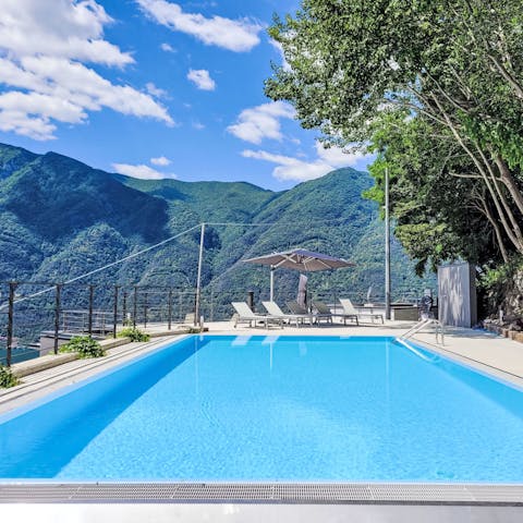 Cool off from the Italian sun in the shared swimming pool