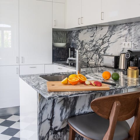 The marble breakfast bar