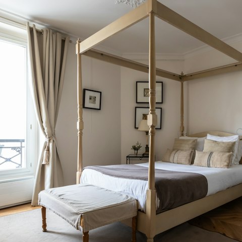 Four-poster beds for a touch of old world charm