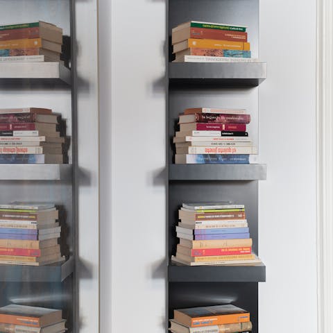 A minimalist bookshelf in the living room