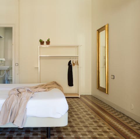 Minimal interiors