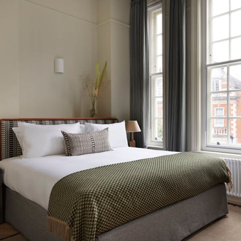 Wake up in the cosy bedroom, ready to explore London on foot