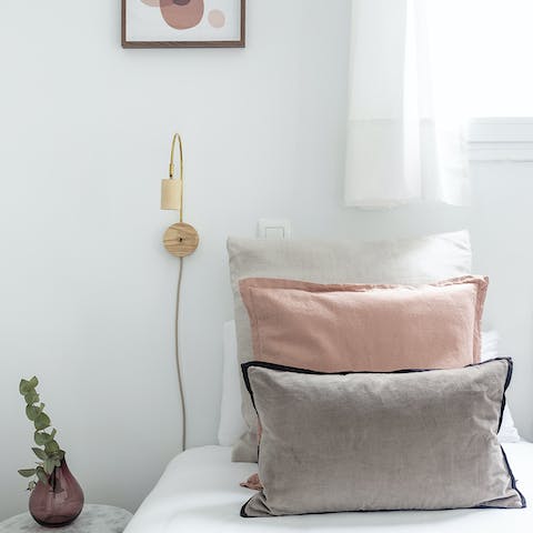 This wooden bedside lamp