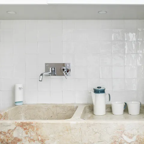 This Lioz kitchen sink