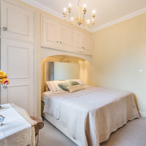 Sink into the soft sheets at the end of a day of discovering Kensington's abundant charm