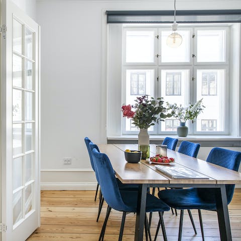 The luminous dining space