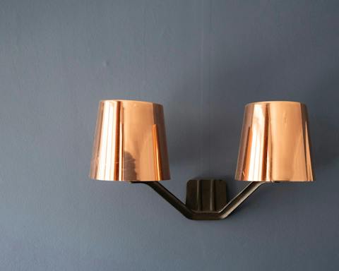 The subtle copper-coloured details