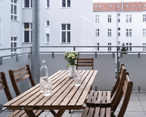 A courtyard facing balcony