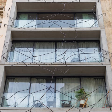 Contemporary facade with creative steel structure
