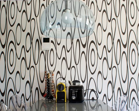Eye-catching geometric wallpaper