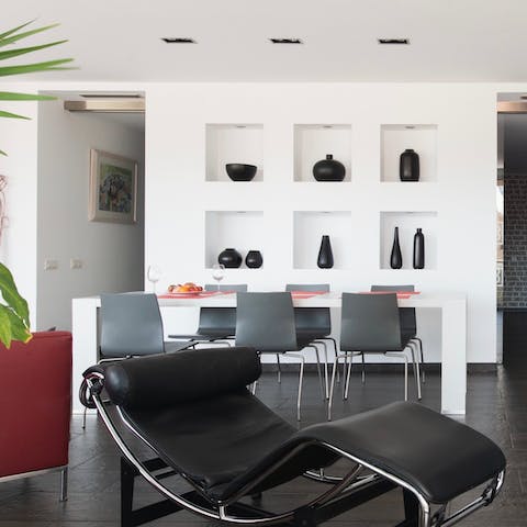Take five (or ten) on the Eames-inspired lounge chair