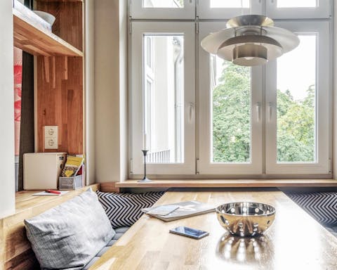 The cosy bench-table combo in the kitchen