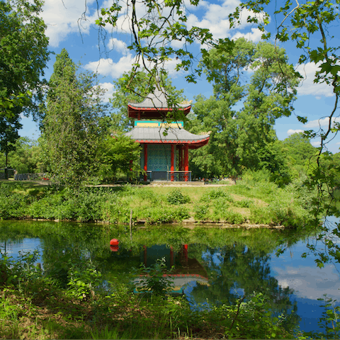 Take a morning stroll around Victoria Park, just fourteen minutes from your door